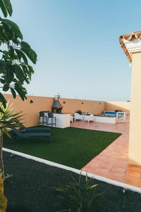 Moderne Villa Met Verwarmd Zwembad In Corralejo