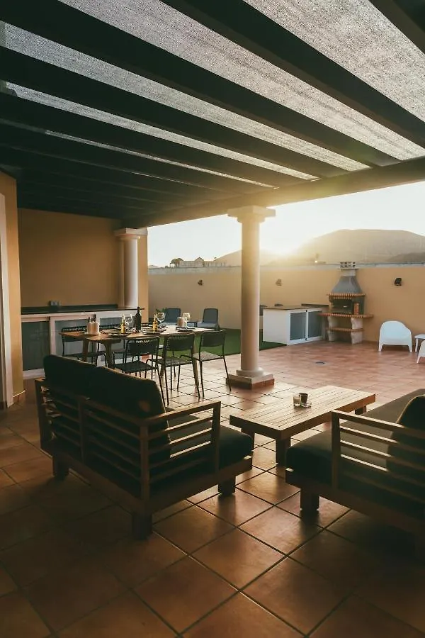 Moderne Villa Met Verwarmd Zwembad In Corralejo